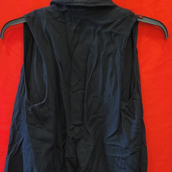 Layering Vest - Picture 2 of 3